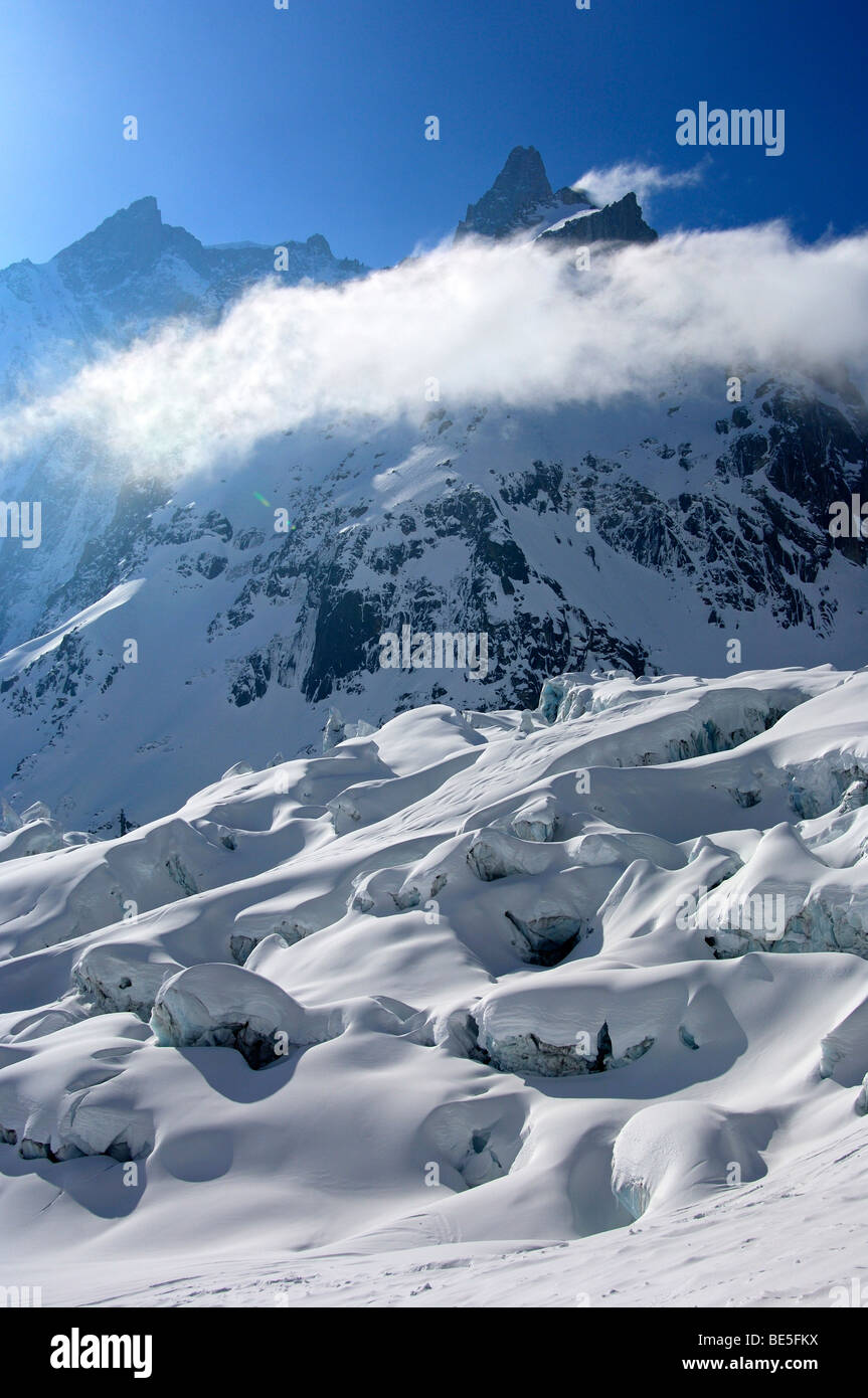 In seracchi da aggirare del ghiacciaio Geant, del massiccio del Monte Bianco, Chamonix Alta Savoia in Francia Foto Stock