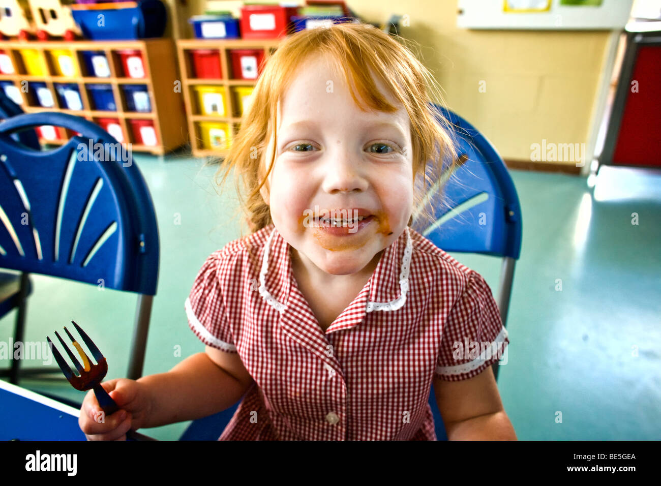 Una sana scuola cene in Oxfordshire scuola primaria REGNO UNITO Foto Stock