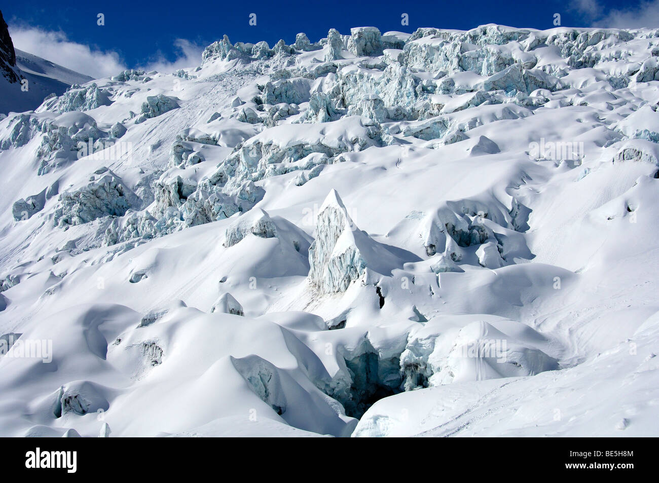 In seracchi da aggirare del ghiacciaio Geant, del massiccio del Monte Bianco, Chamonix Alta Savoia in Francia Foto Stock