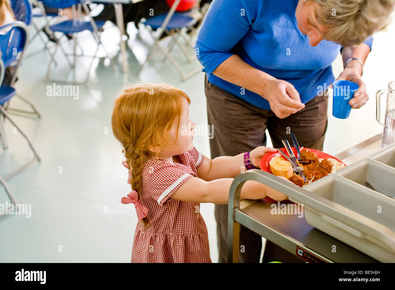Una sana scuola cene in Oxfordshire scuola primaria REGNO UNITO Foto Stock