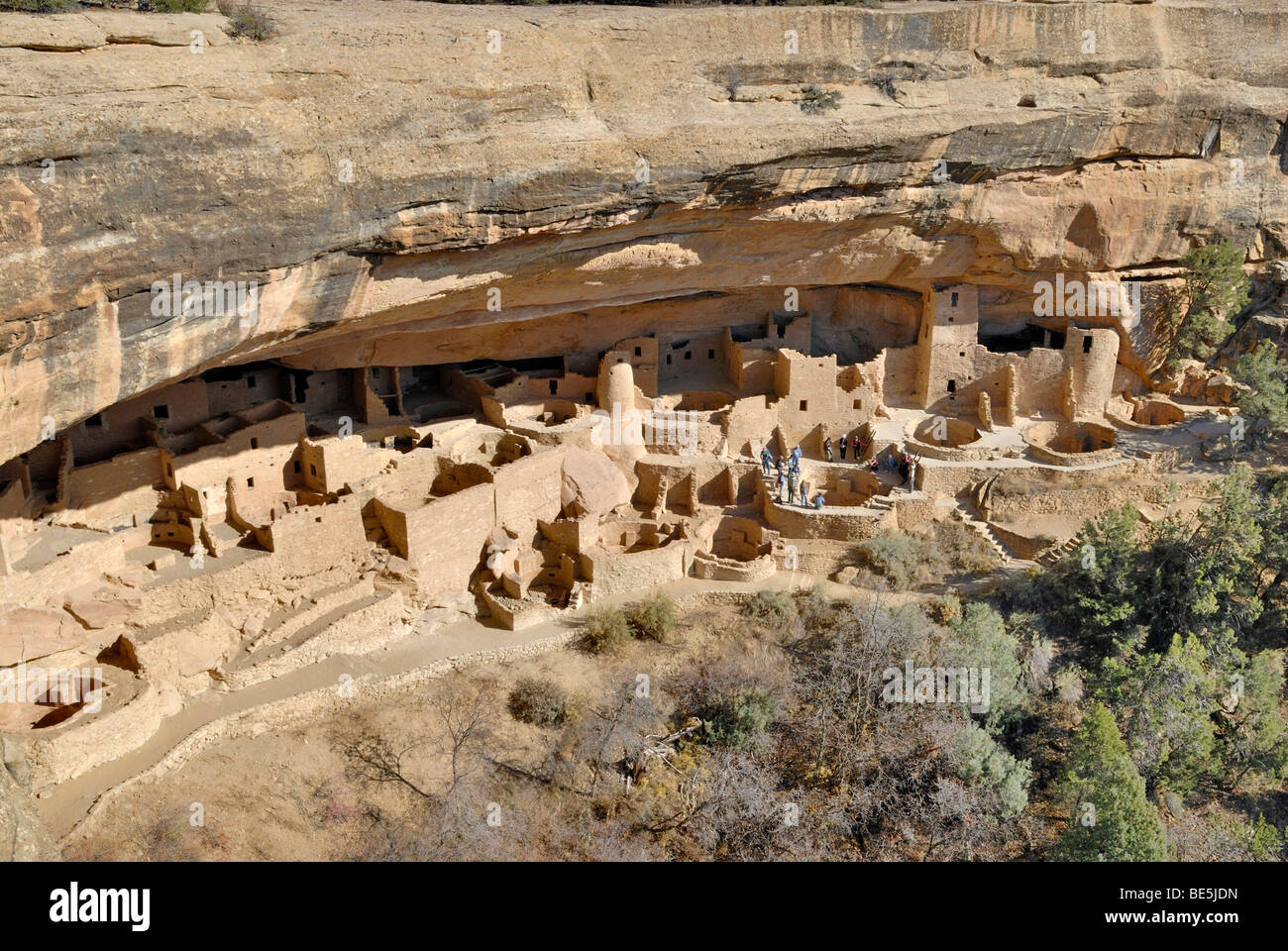Edifici storici in Puebloans ancestrale, tutta la scogliera complesso palazzo, Mesa Verde National Park, COLORADO, Stati Uniti d'America Foto Stock