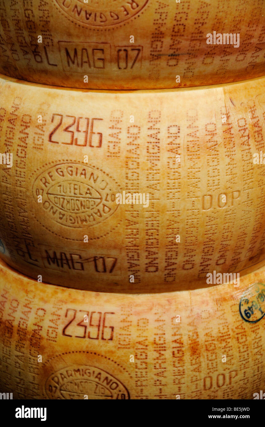 Italian Parmigiano Reggiano (Parmigiano) formaggi stagionati. Foto Stock