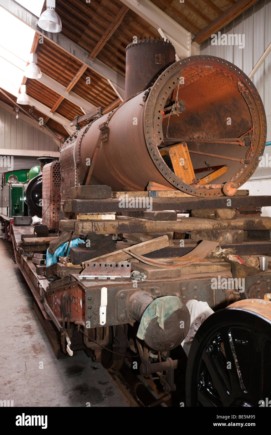 Regno Unito, Inghilterra, Yorkshire, Keighley, Ingrow Loco Museum, locomotore in fase di ripristino Foto Stock