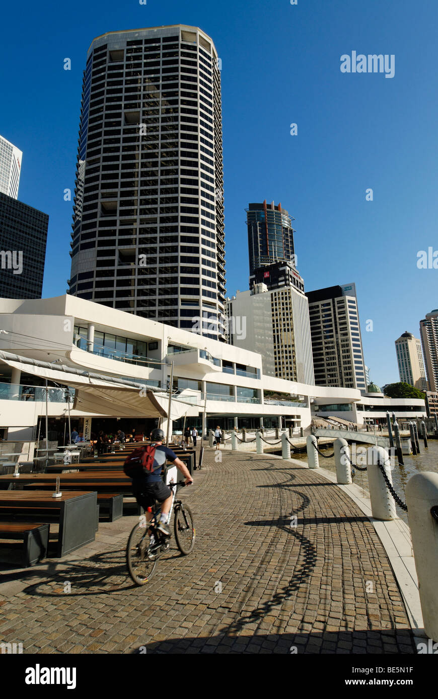 Eagle Street Pier al Fiume Brisbane, Brisbane, Queensland, Australia Foto Stock