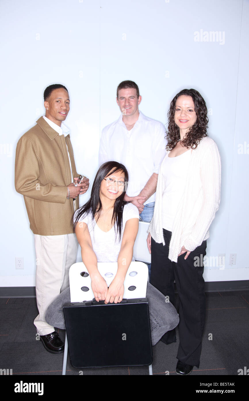 Ritratto di gruppo di giovani informali di lavoro persone Foto Stock