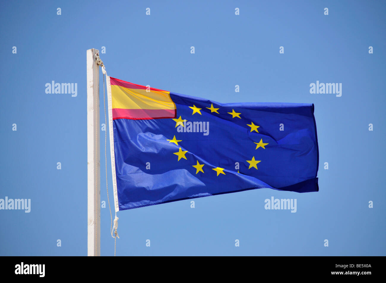 Bandiera dell'UE di El Arenal, sulla spiaggia Playa de Palma di Maiorca, isole Baleari, Spagna, Europa Foto Stock