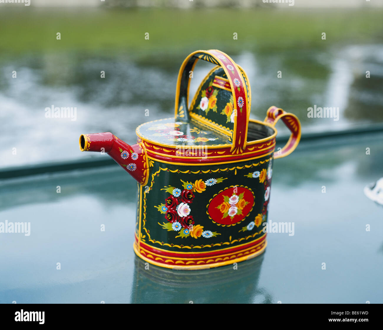 Decorate annaffiatoio, tradizionale river barge narrowboat arte Foto Stock