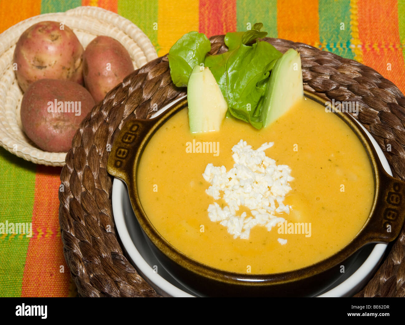 Zuppa di patate con formaggio(Locro). Cibo ecuadoriana. Foto Stock