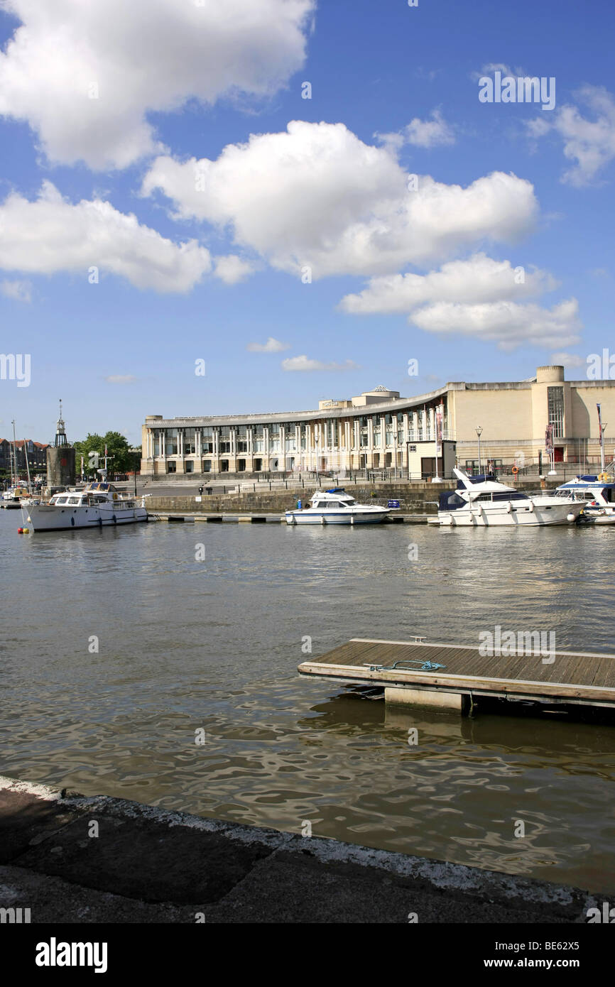Il Floating Harbour e il Lloyds Building Bristol REGNO UNITO Foto Stock