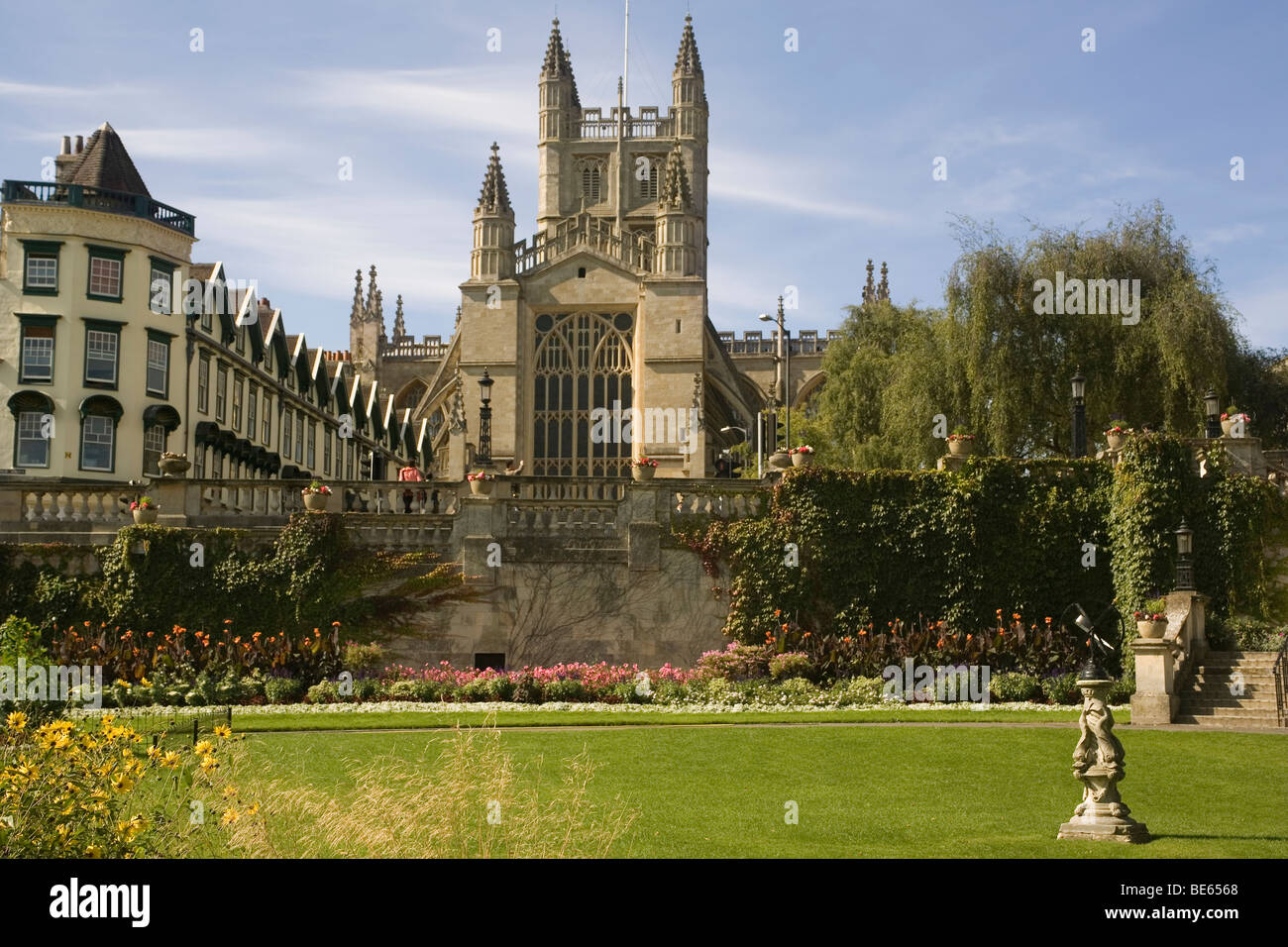 Inghilterra Somerset Abbazia di Bath da Parade Gardens Foto Stock