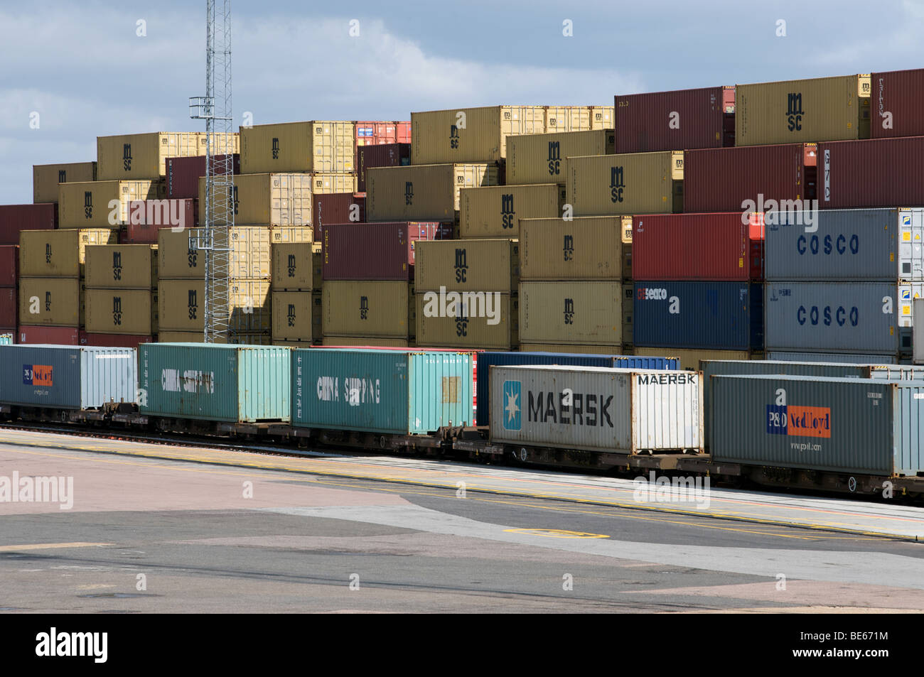 A sud del trasporto merci su rotaia terminale, porto di Felixstowe, Suffolk, Regno Unito. Foto Stock