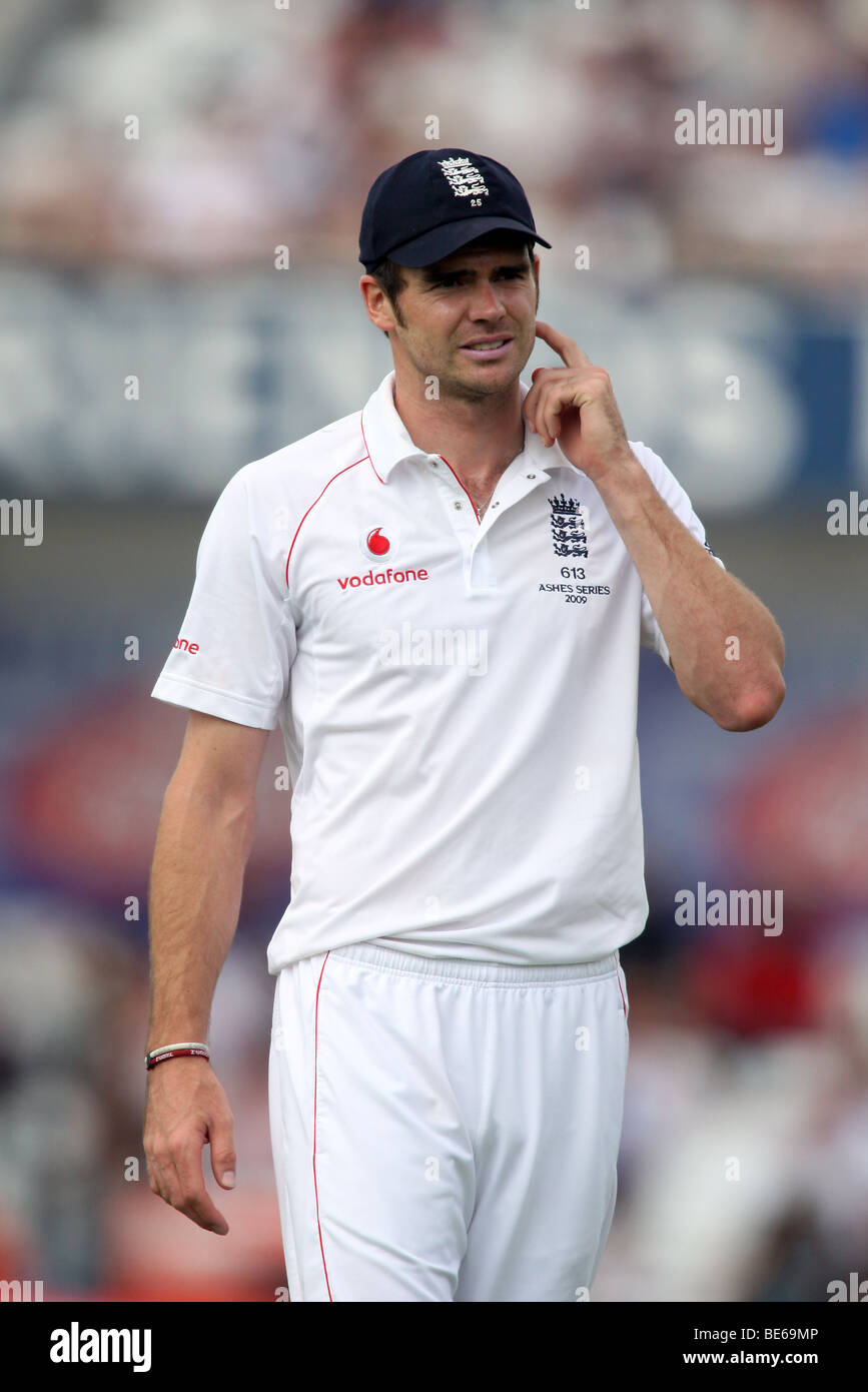 JAMES ANDERSON INGHILTERRA & LANCASHIRE CCC HEADINGLEY LEEDS INGHILTERRA 07 Agosto 2009 Foto Stock