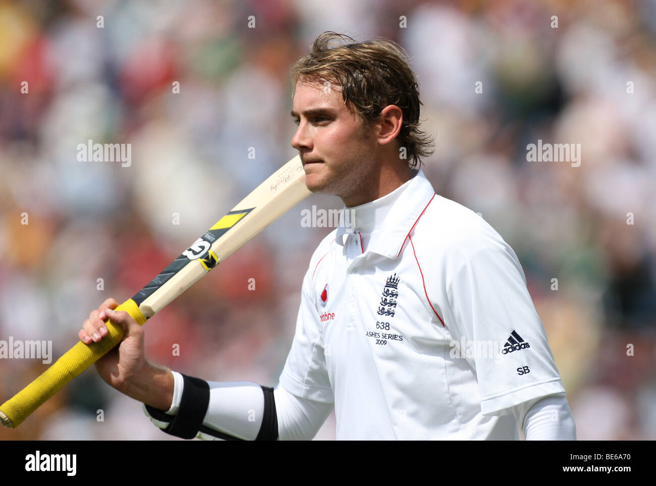 STUART lascia ampio campo 4TH CENERI TEST MATCH HEADINGLEY LEEDS INGHILTERRA 09 Agosto 2009 Foto Stock