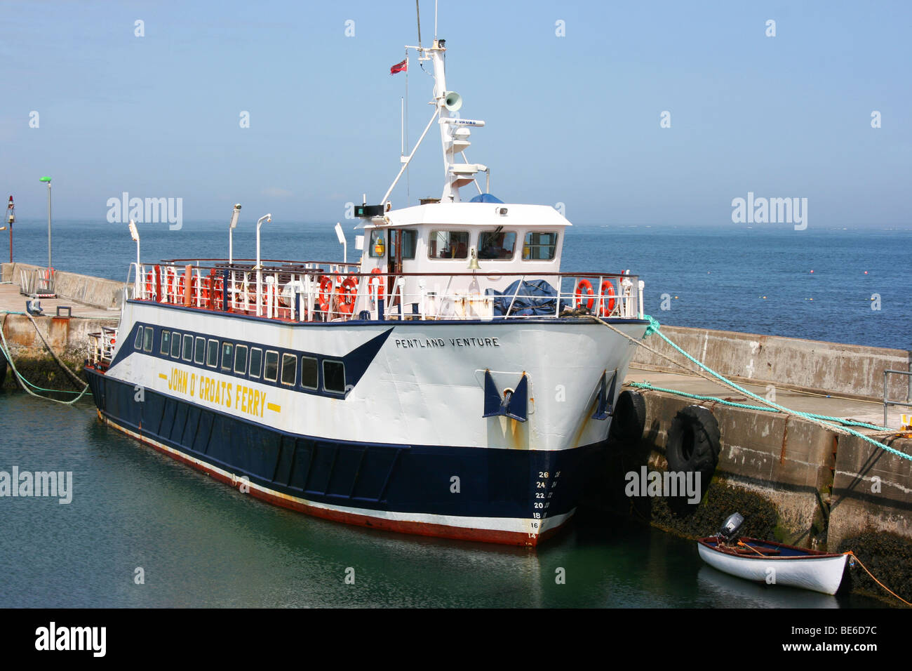 Pentland Venture nel porto di John O'Semole, Scozia. Il traghetto parte da qui a Orkney island. Foto Stock