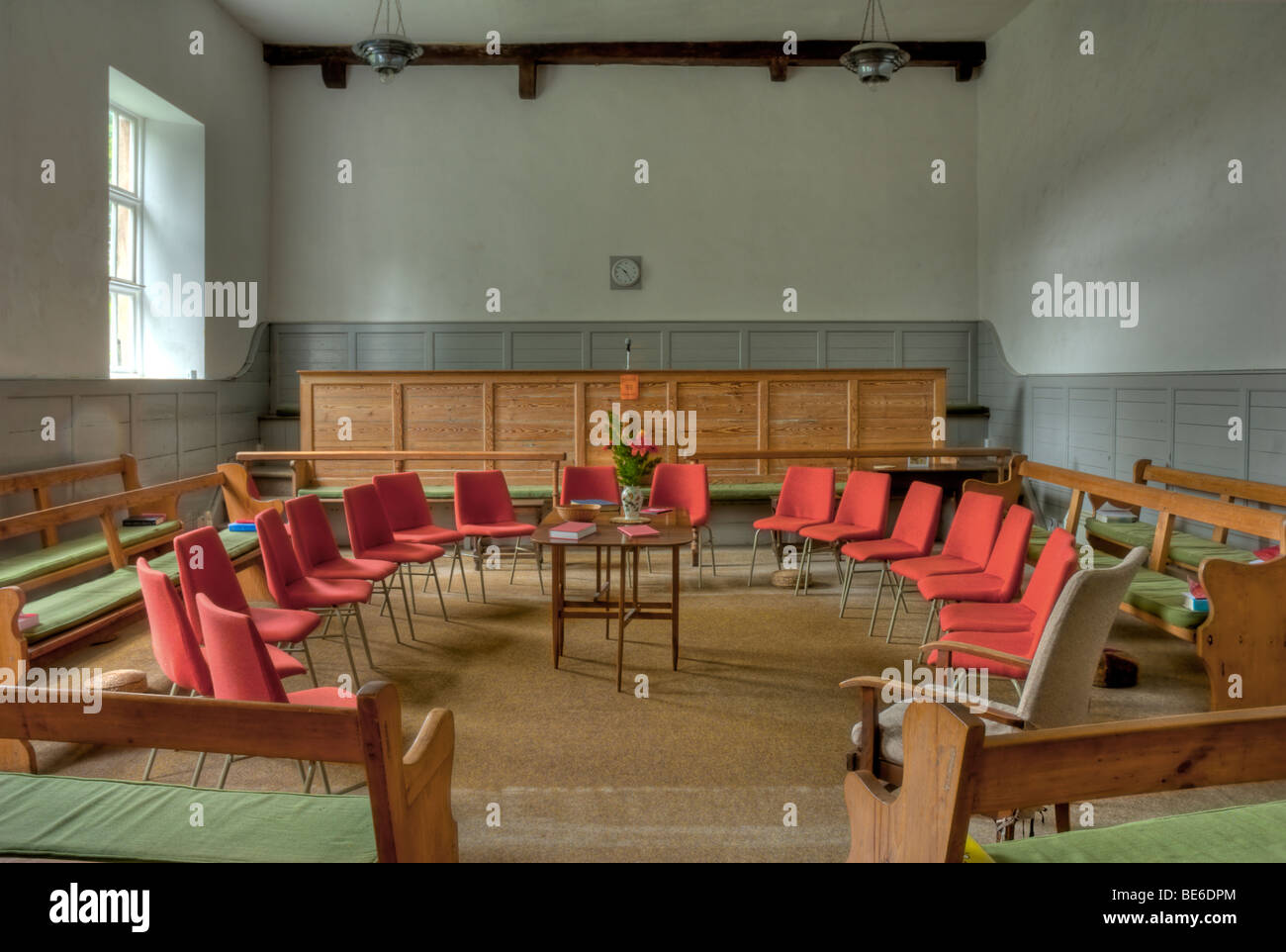 Interno del Swarthmoor Quaker Meeting House, vicino a Ulverston, Cumbria, Regno Unito Inghilterra Foto Stock