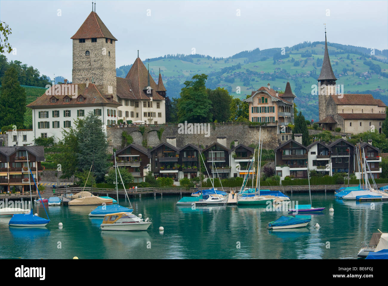 Castello nella città di Spiez sul Lago di Thun Thunersee Foto Stock