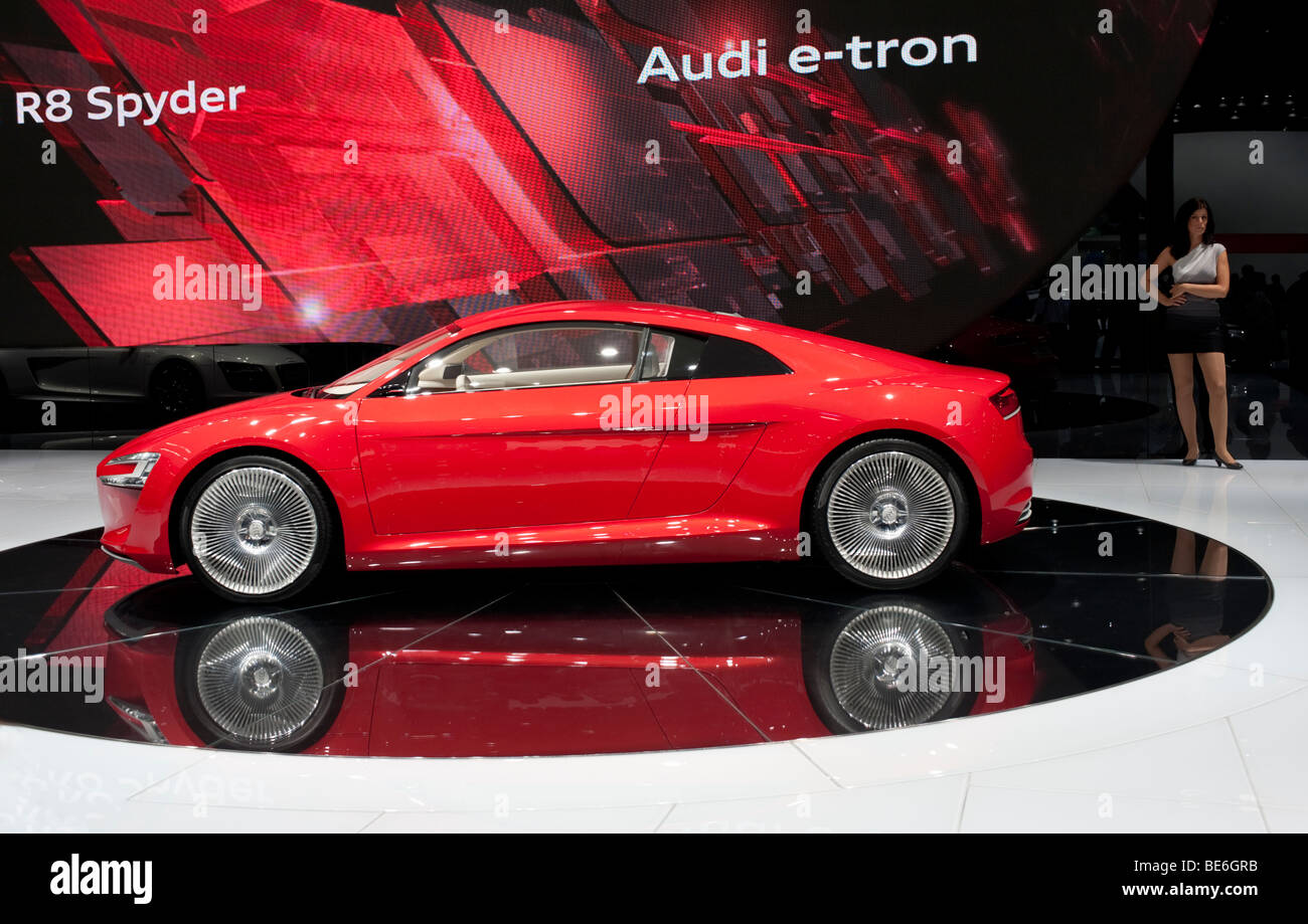 Audi R8 Spyder e -Tron con motore elettrico supercar energia fornita da batterie al litio al Salone di Francoforte 2009 Foto Stock