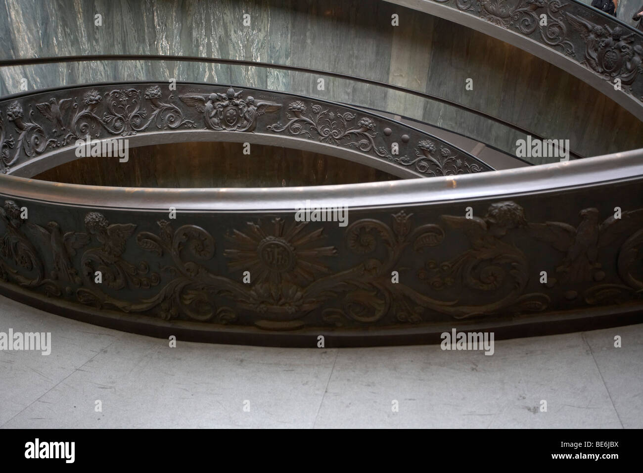 Scala a spirale in corrispondenza dell'uscita dei Musei Vaticani a Roma, Città del Vaticano, Europa Foto Stock