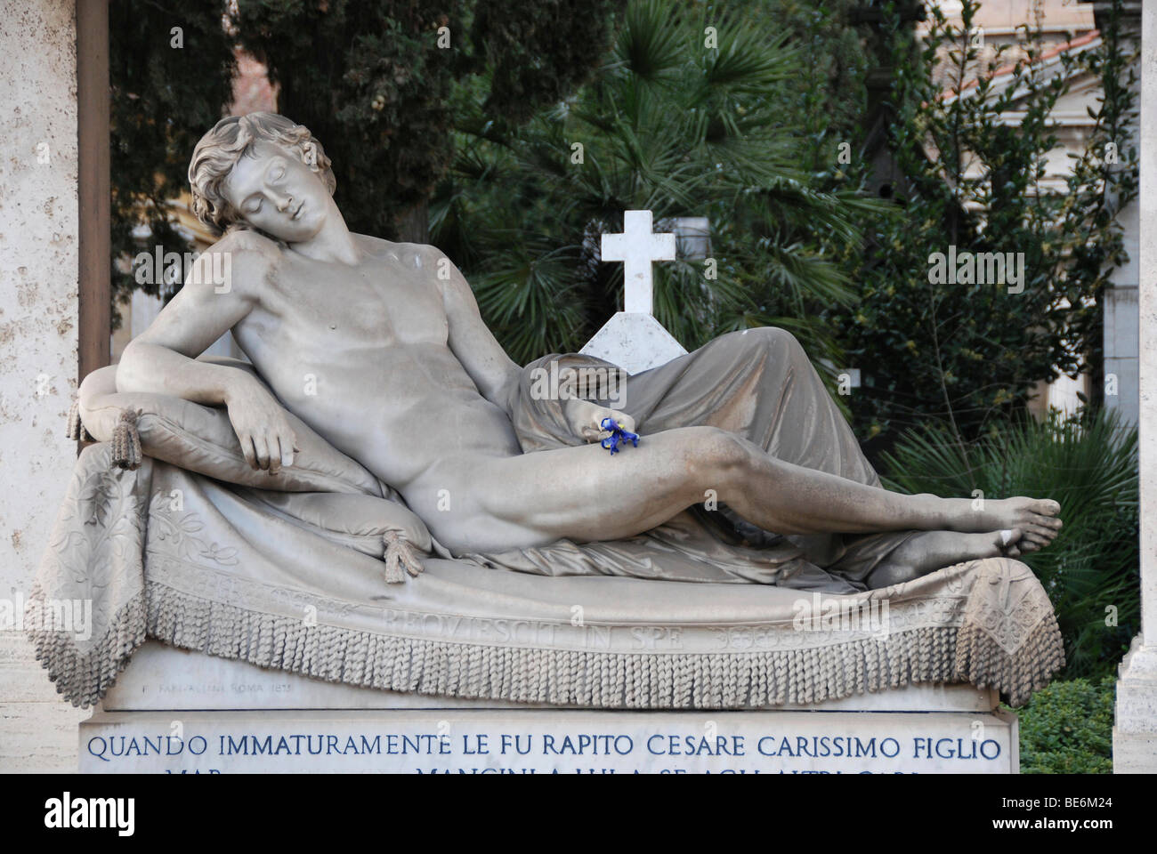 Oggetto contrassegnato per la rimozione definitiva, campo di Verano cimitero, centro storico della città di Roma, Italia, Europa Foto Stock