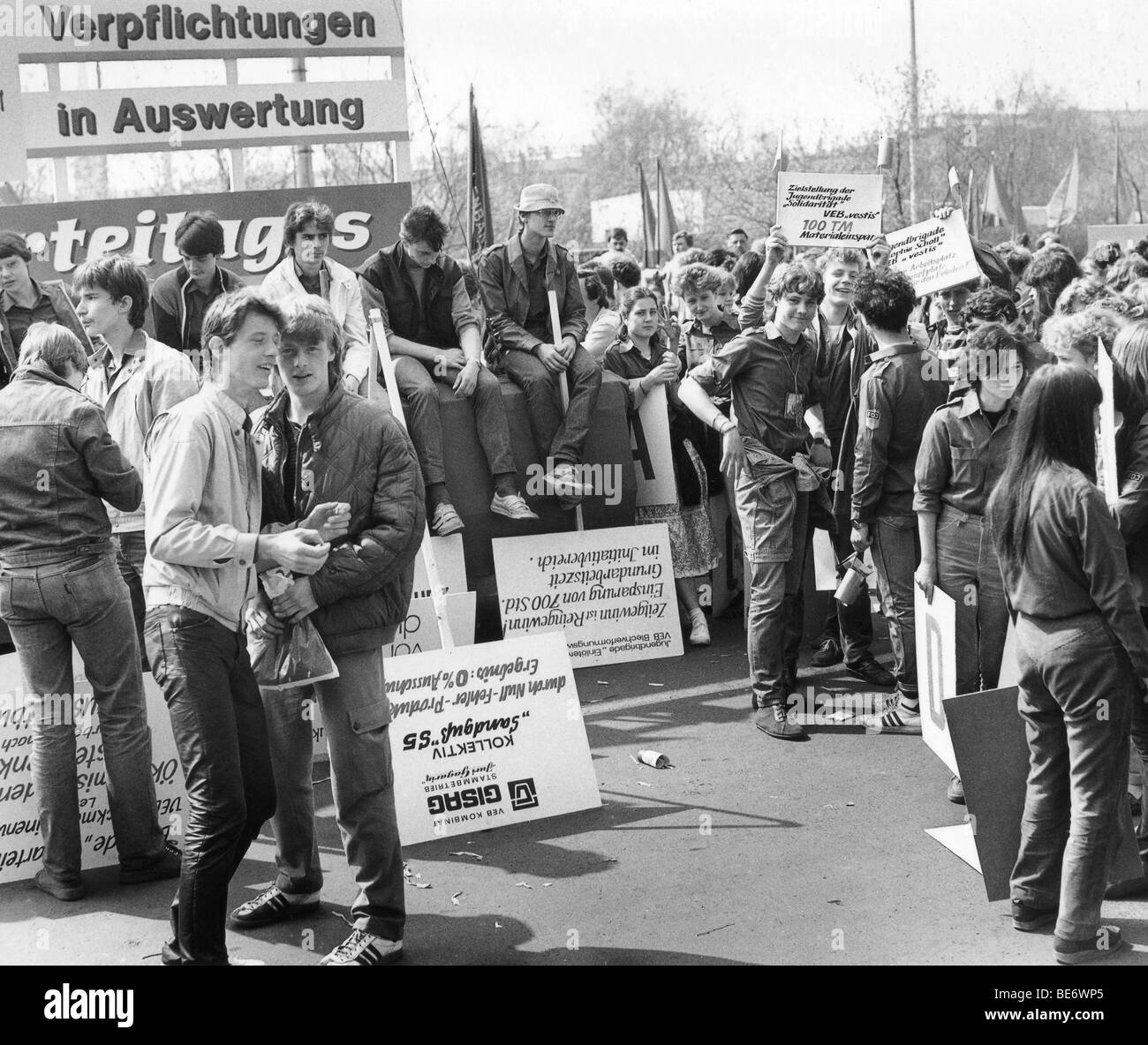 Dimostrazione il 1 maggio, Lipsia, REPUBBLICA DEMOCRATICA TEDESCA, la Germania Est, foto storiche, circa 1985 Foto Stock