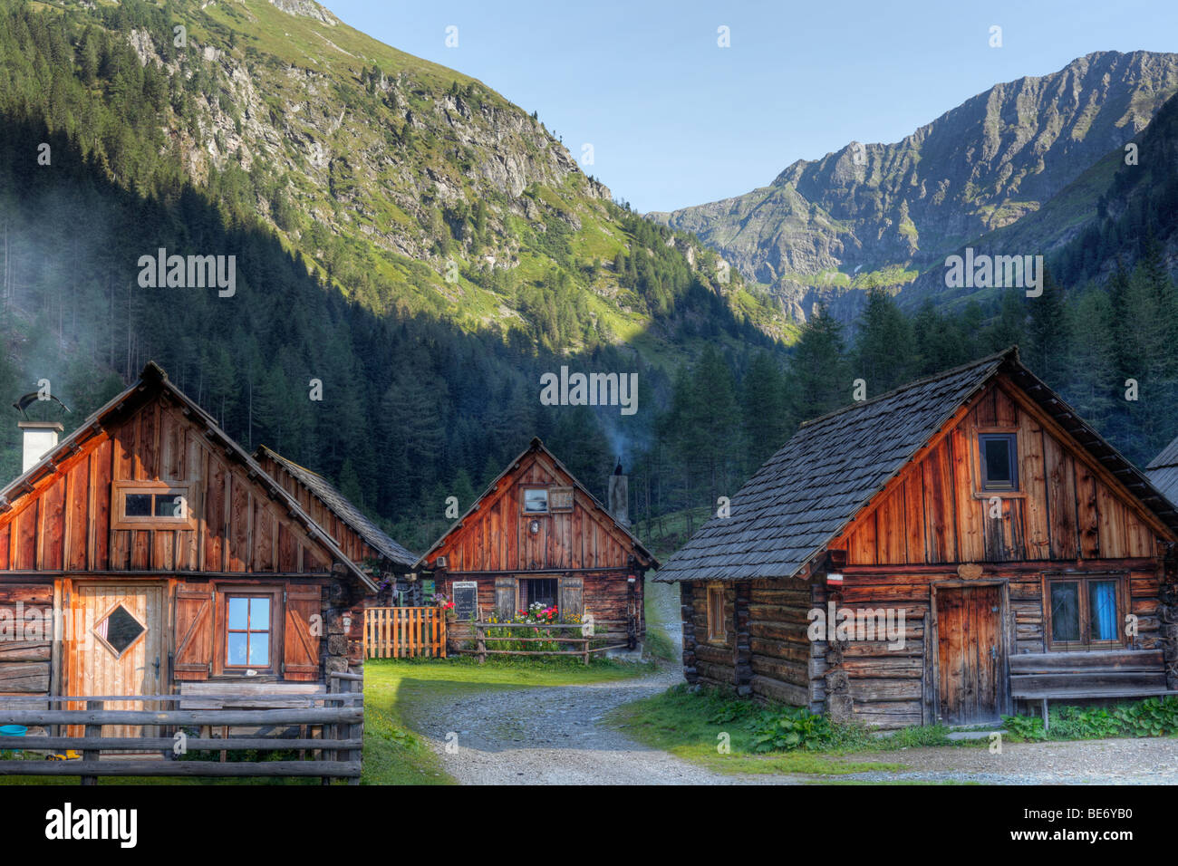 Capanna villaggio nella valle di Goeriachtal, Goeriach, Lungau, Schladminger Tauern, stato di Salisburgo, Salisburgo, Austria, Europa Foto Stock