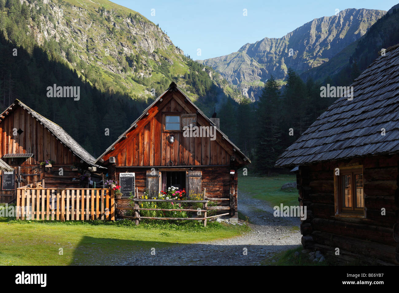 Neumann-rifugio capanna, villaggio nella valle di Goeriachtal, Goeriach, Lungau, Schladminger Tauern, stato di Salisburgo, Salisburgo, Austria, Europa Foto Stock