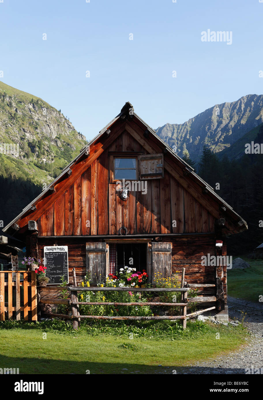 Neumann-rifugio capanna, villaggio nella valle di Goeriachtal, Goeriach, Lungau, Schladminger Tauern, stato di Salisburgo, Salisburgo, Austria, Europa Foto Stock