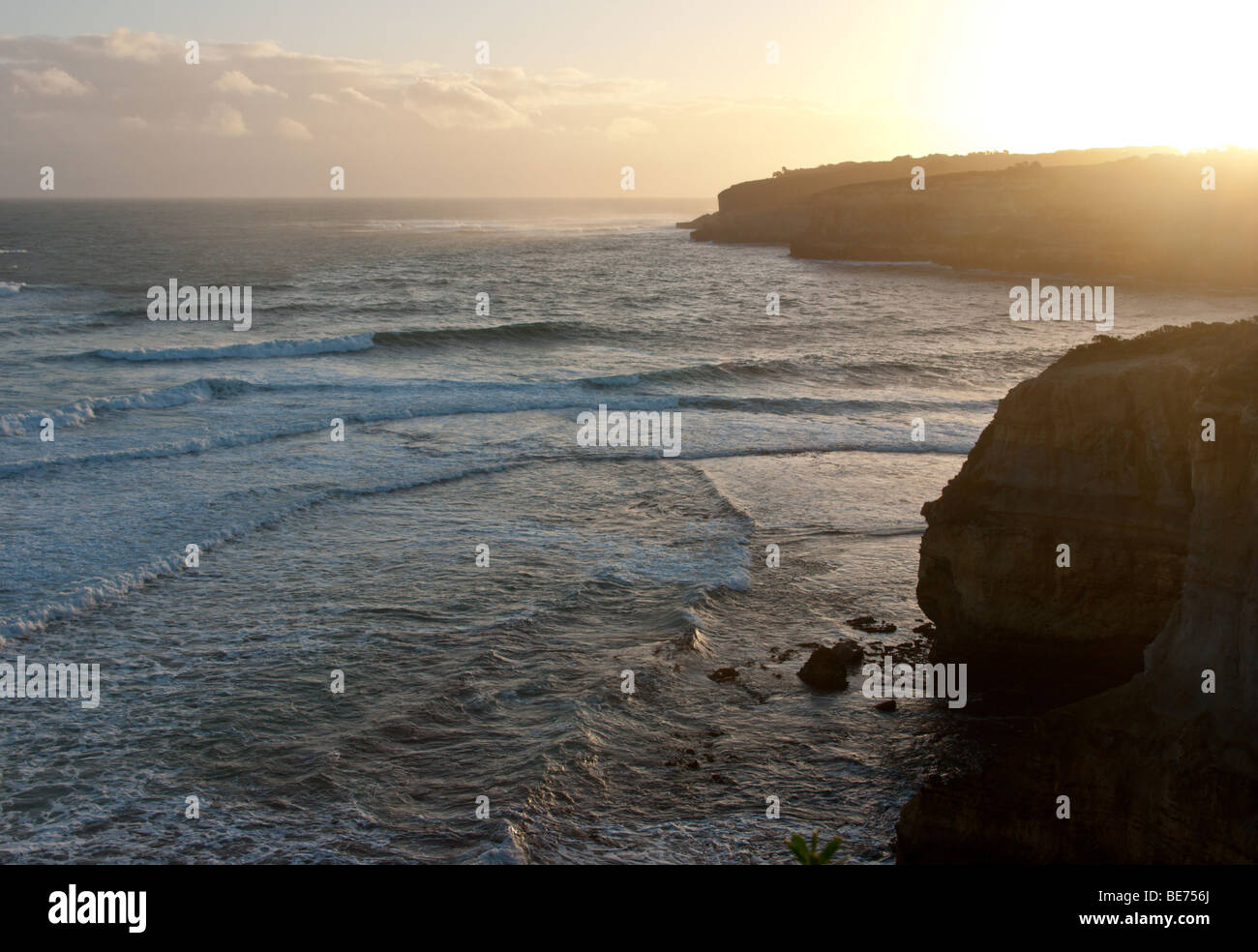 Tramonto sulla scogliera vicino a Port Campbell sulla Great Ocean Road Victoria Australia Foto Stock