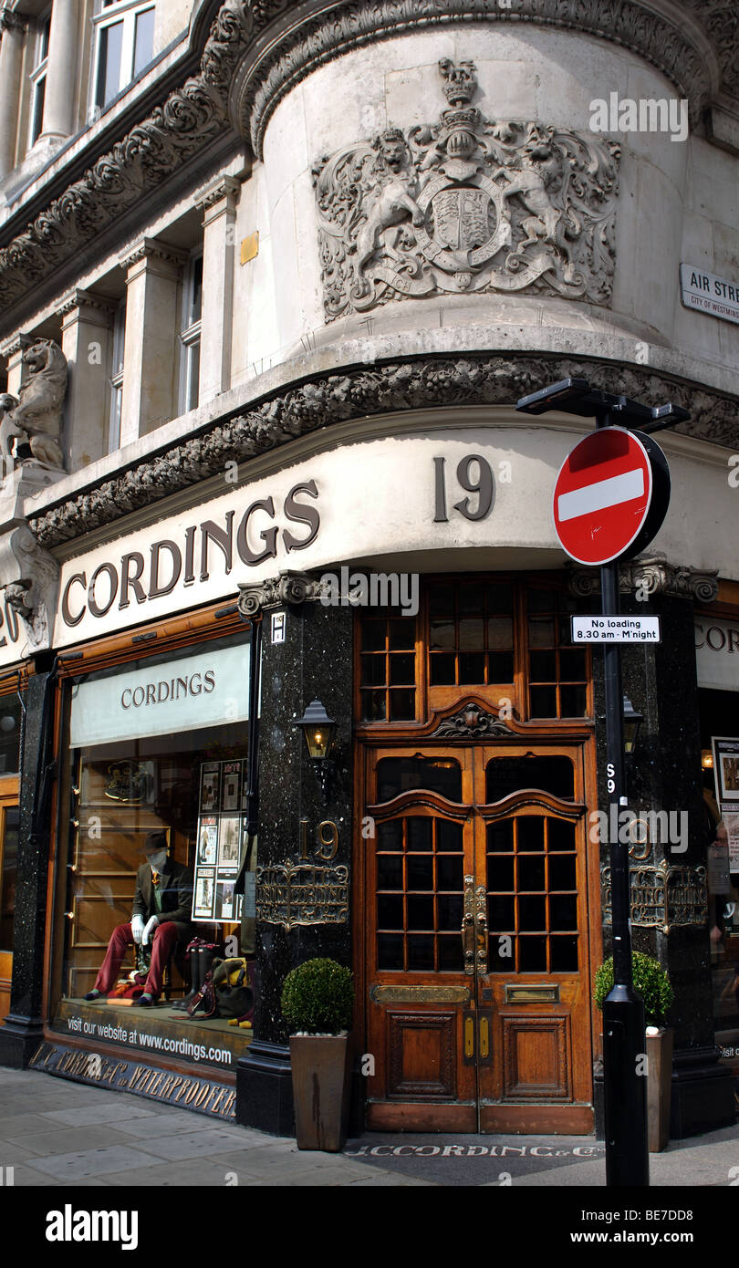 Mens Cordings negozio di abbigliamento, Piccadilly, Londra, Inghilterra, Regno Unito Foto Stock