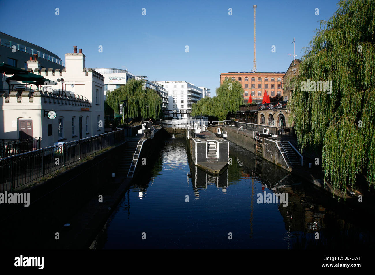 Regent's Canal a Camden Lock, Camden Town, Londra, Regno Unito Foto Stock