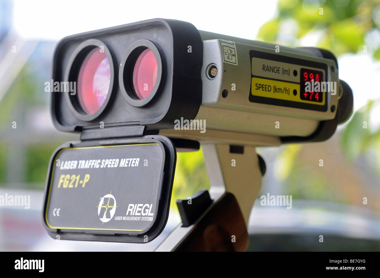 Velocimetry, misurazione di velocità con una pistola laser, RIEGEL FG21-P  Foto stock - Alamy