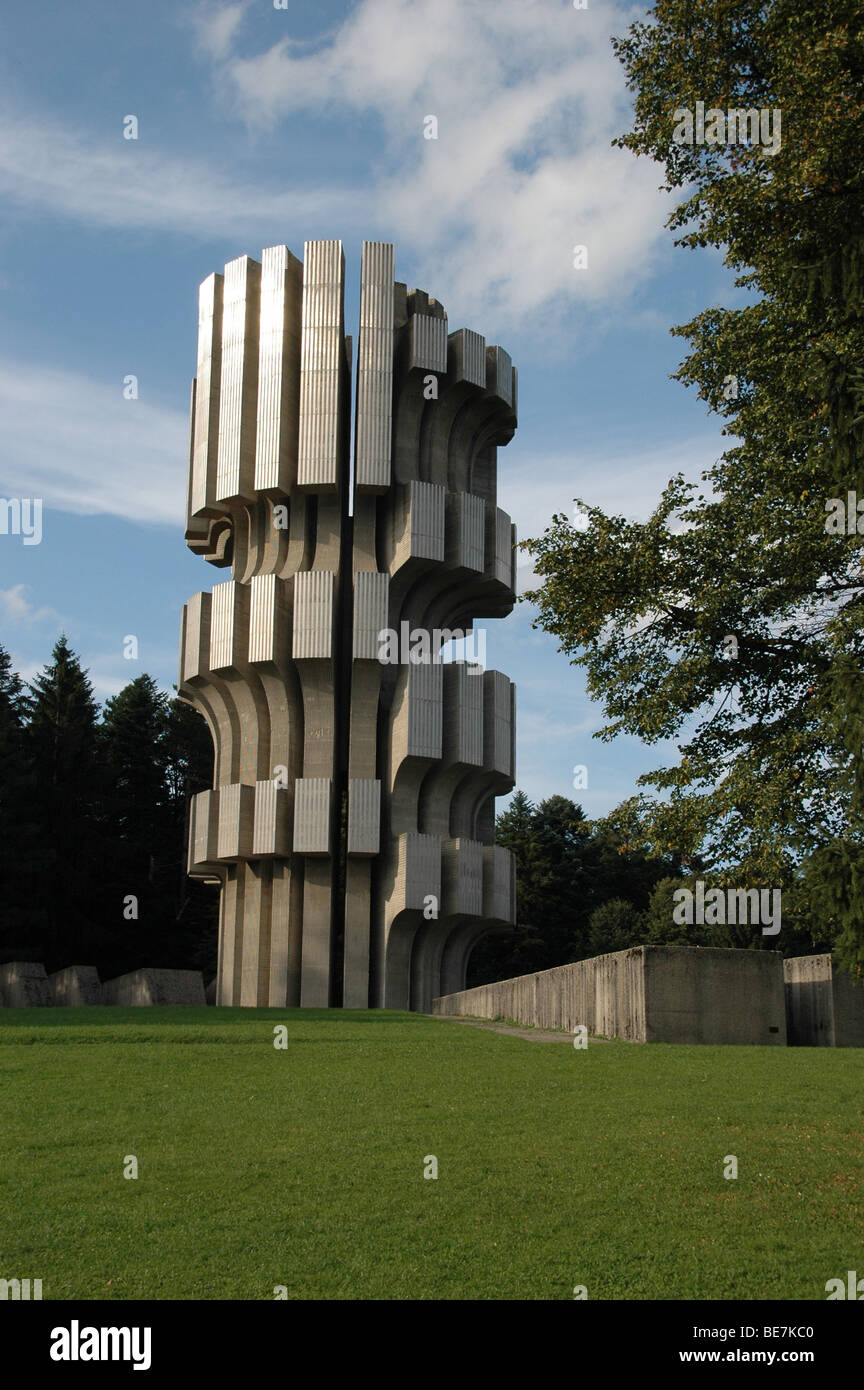 Narodni National Park è un comunista era un monumento a un massacro perpetrato dai nazisti contro i partigiani e la gente del posto durante la Guerra Mondiale 2, in Bosnia ed Erzegovina. Foto Stock