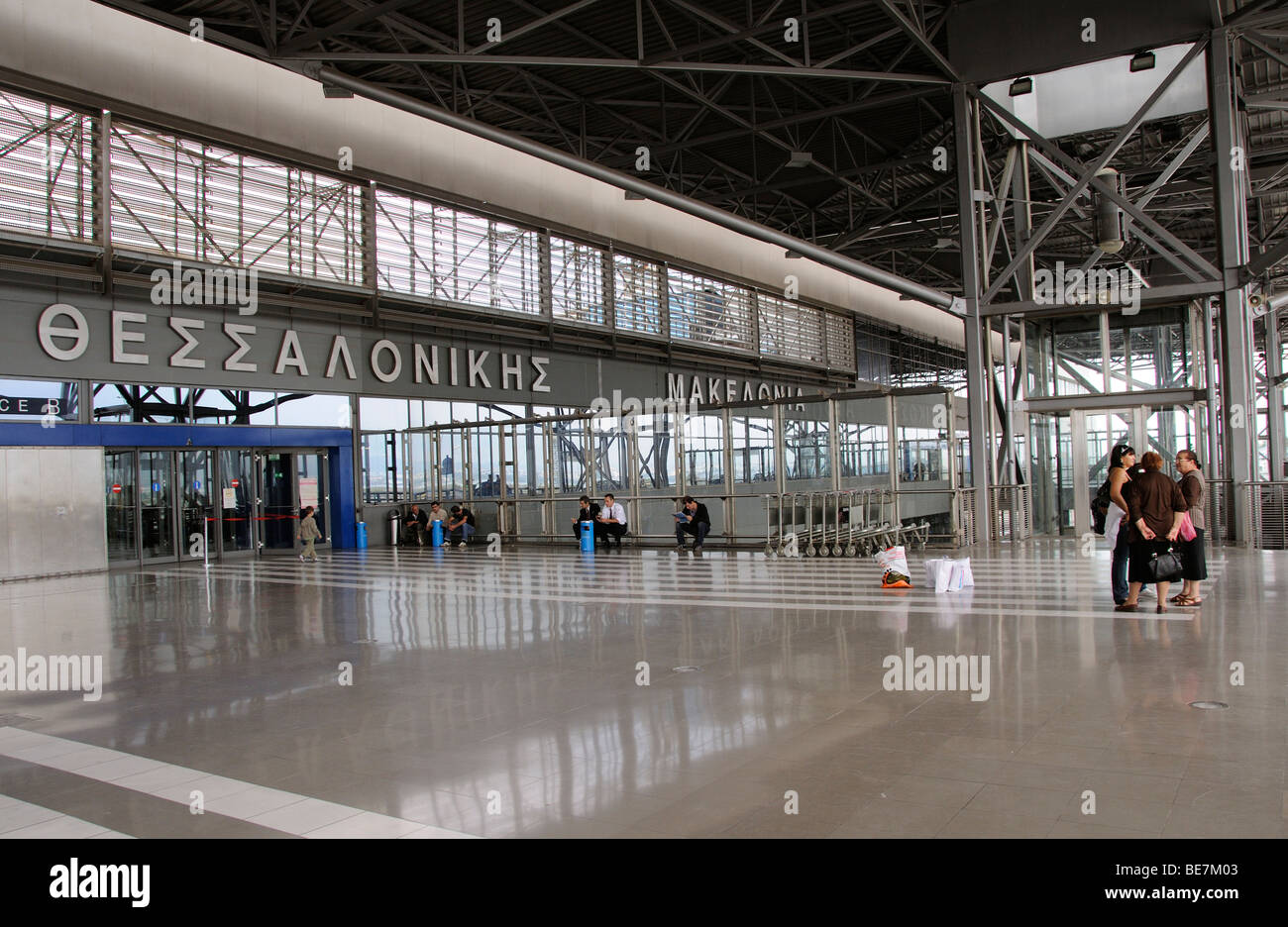 Dall'Aeroporto di Salonicco Makedonia Grecia settentrionale UE passeggero principale entrata seconda più grande aeroporto greco Foto Stock
