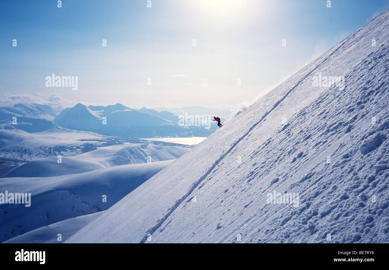 Sciare nelle Alpi Lyngen, arctic Norvegia Foto Stock