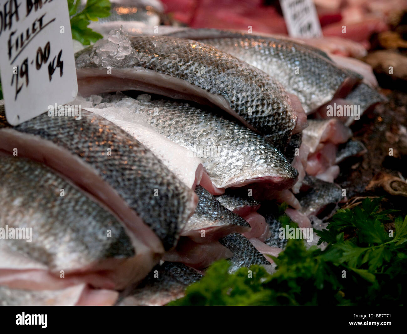 Pila di fresco di filetto di pesce Foto Stock
