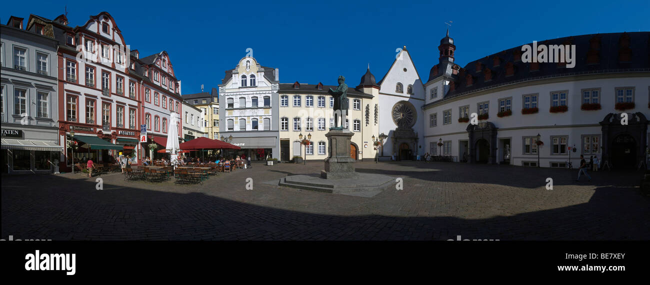 Il Jesuitenplatz piazza nel centro storico, Coblenza, Renania-Palatinato, Germania, Europa Foto Stock