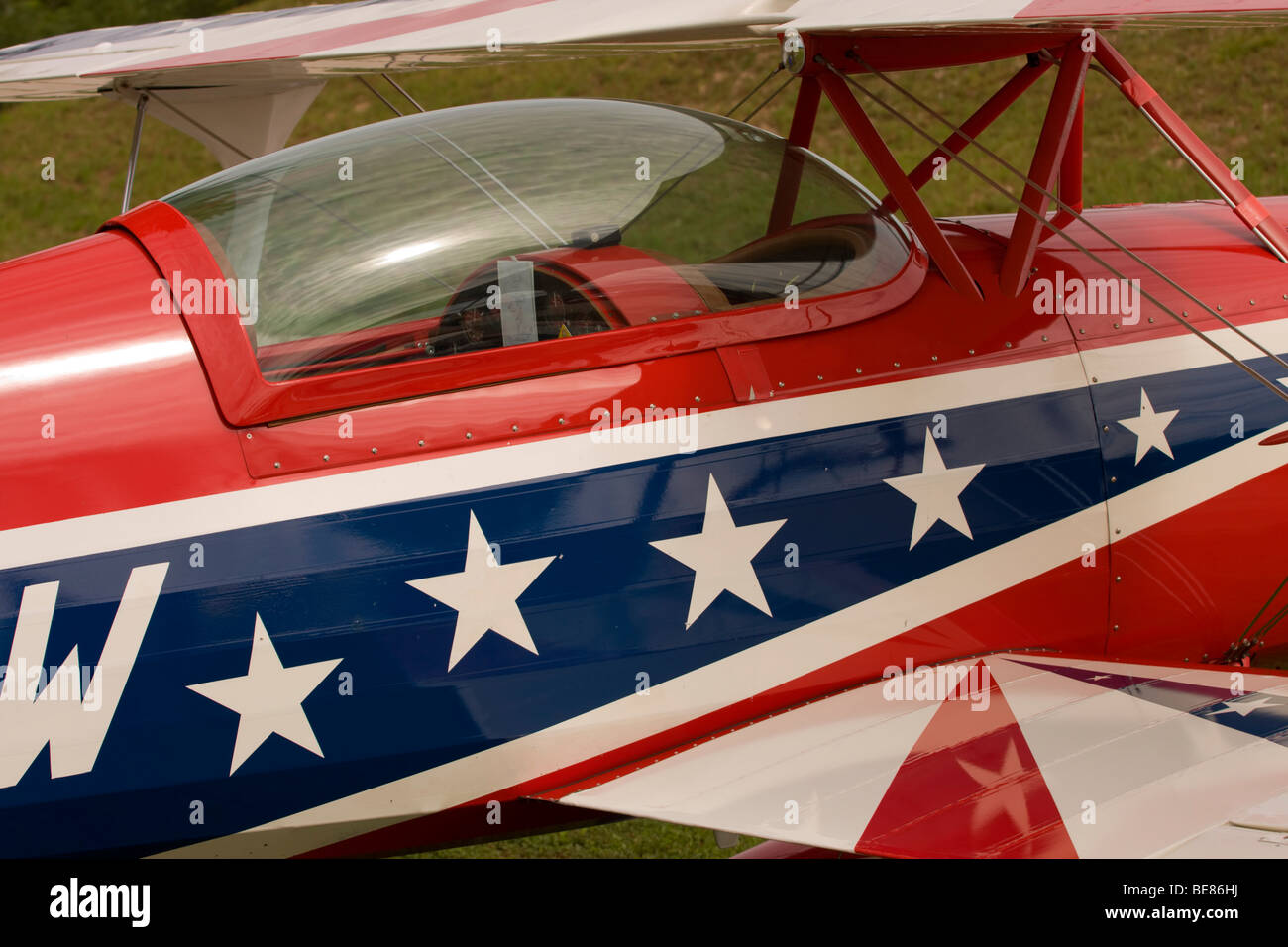 Dettaglio del velivolo acrobatico con i colori della bandiera americana. Foto Stock