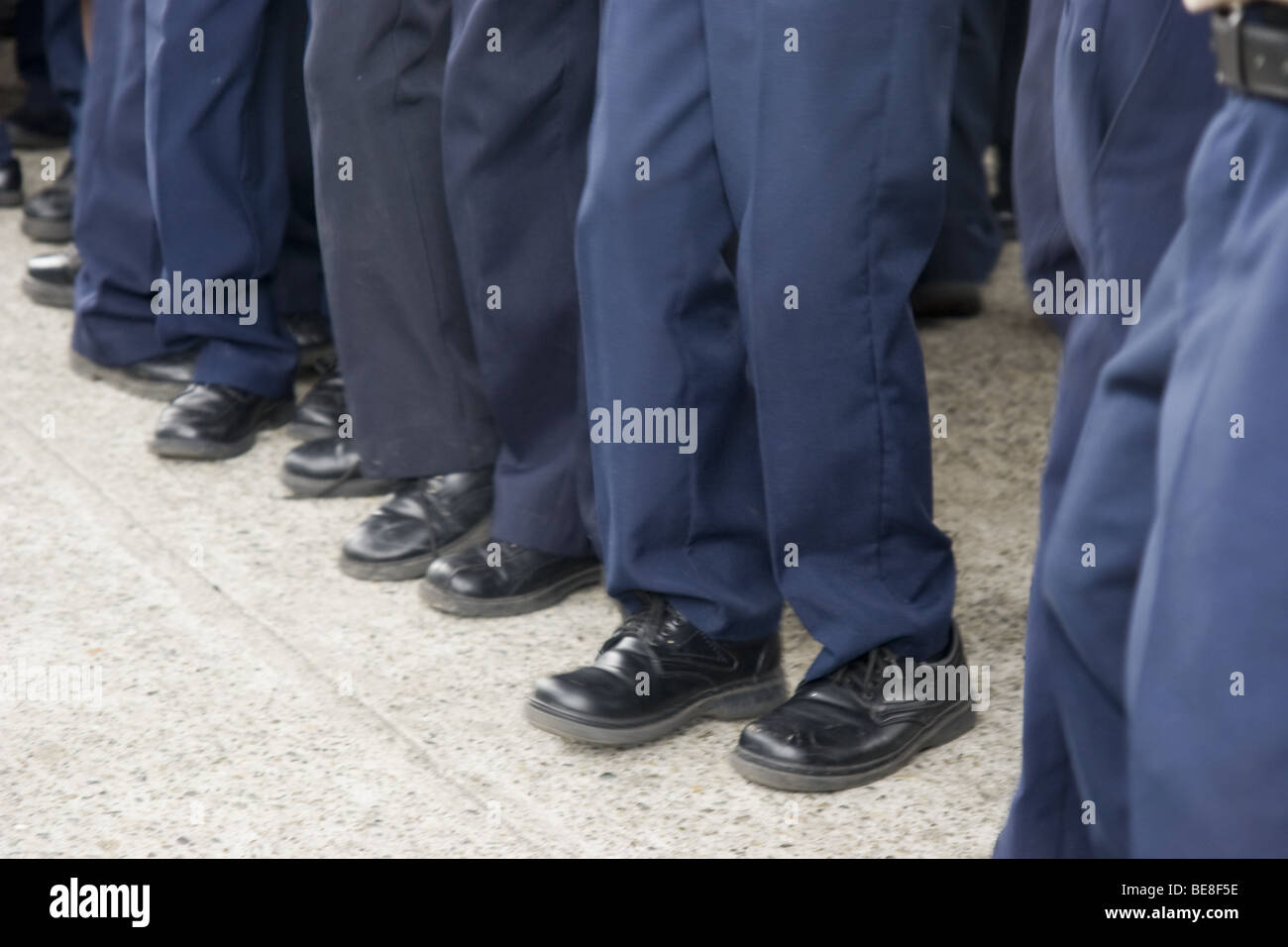 Panamense scuola elementare ragazzi gambe. San Miguelito, Città di Panama, Repubblica di Panama, America Centrale Foto Stock