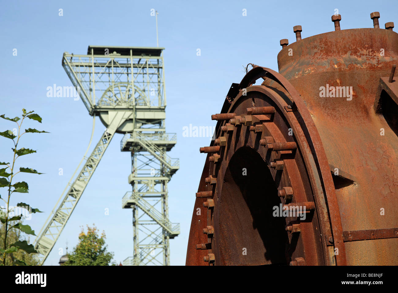 Torre di albero e ruggine di parti di macchine di Zeche Zollern miniera in Dortmund, parte del percorso di cultura industriale attraverso Foto Stock