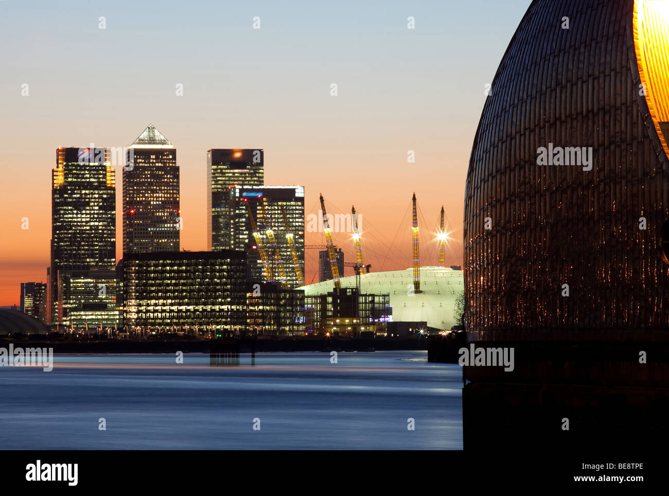 La City londinese Financial District - Canary Wharf Foto Stock