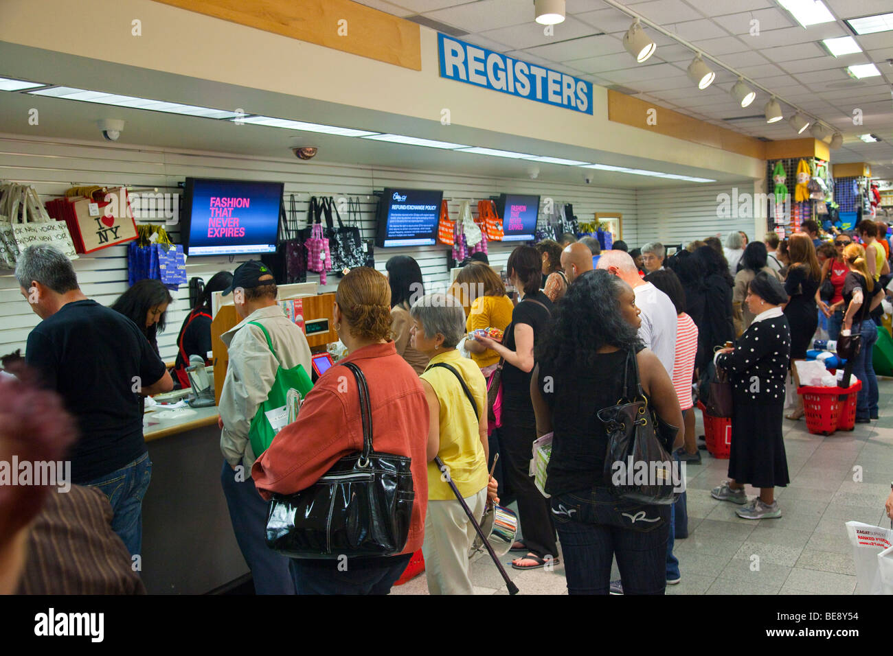 Secolo 21 Shopping nel Centro Cittadino di Manhattan a New York City Foto Stock