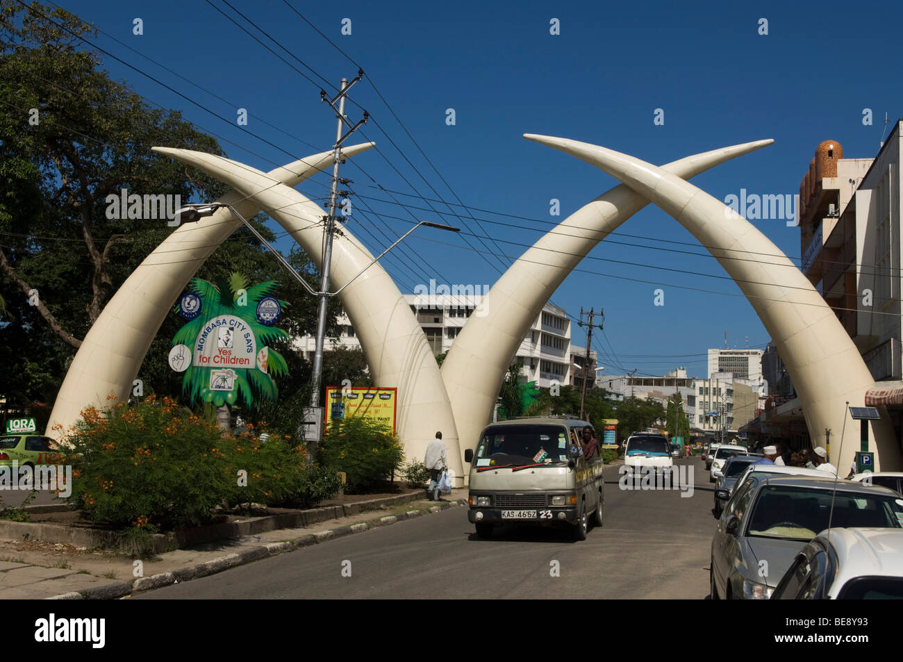 Le zanne di elefante, Moi avenue, Mombasa, in Kenya Foto Stock