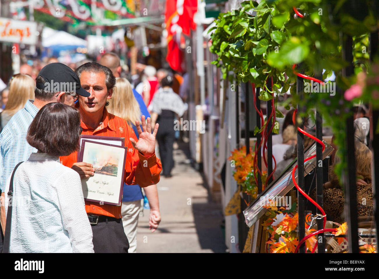 Vendere il suo ristorante alla festa di San Gennaro Festival di Little Italy a New York City Foto Stock