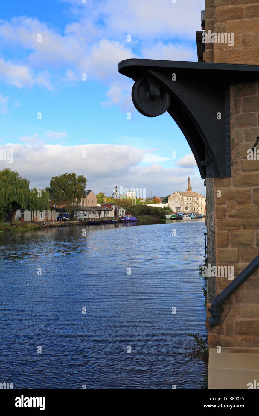 Wakefield dal lungomare di sviluppo e di Calder Hebble Navigation West Yorkshire England Regno Unito Foto Stock