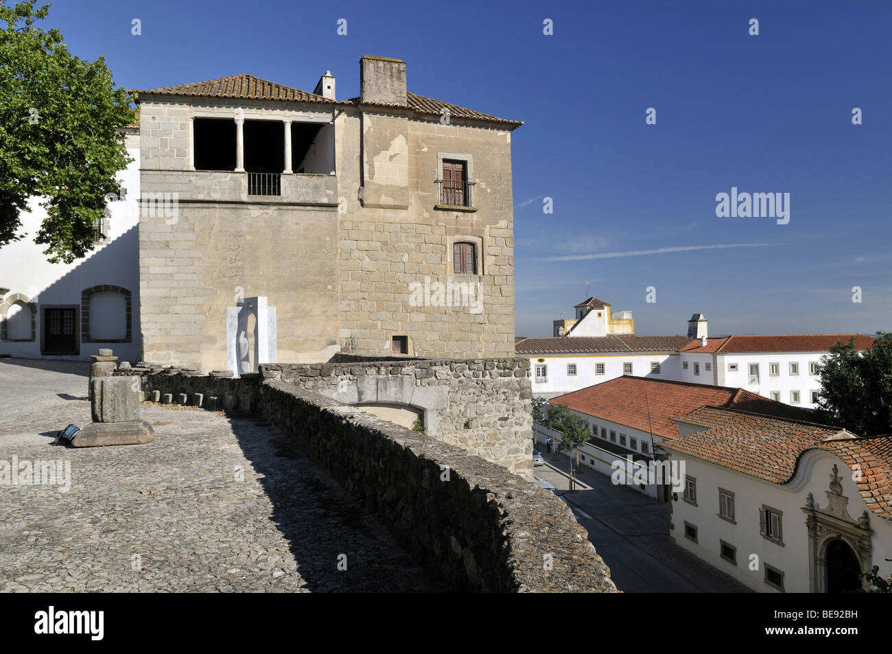 Parte delle mura storiche della città di Evora, Sito Patrimonio Mondiale dell'UNESCO, Alentejo, Portogallo, Europa Foto Stock