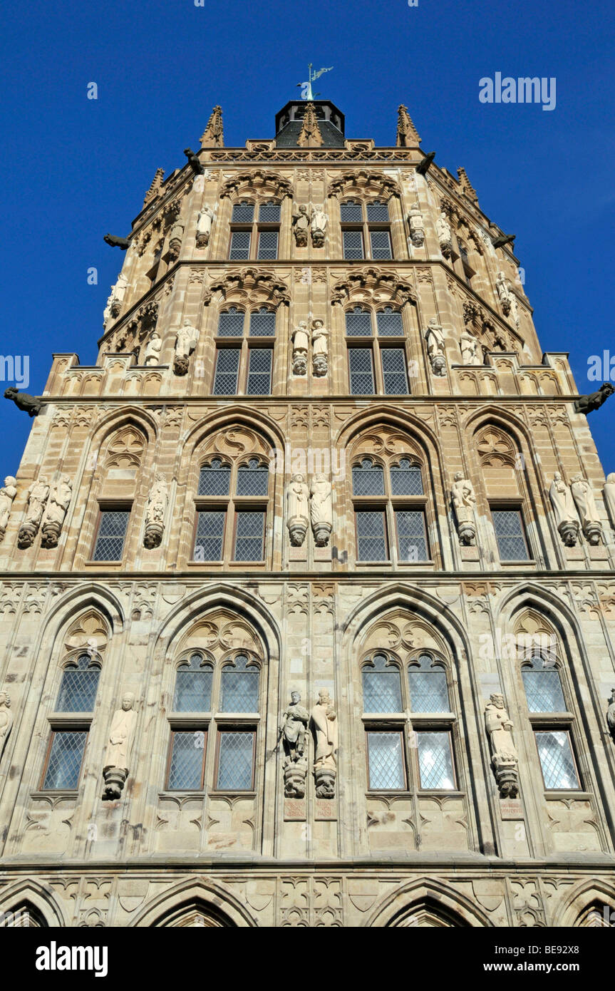 Ratsturm torre costruita in stile tardo gotico, Municipio di Colonia, nella Renania settentrionale-Vestfalia, Germania, Europa Foto Stock