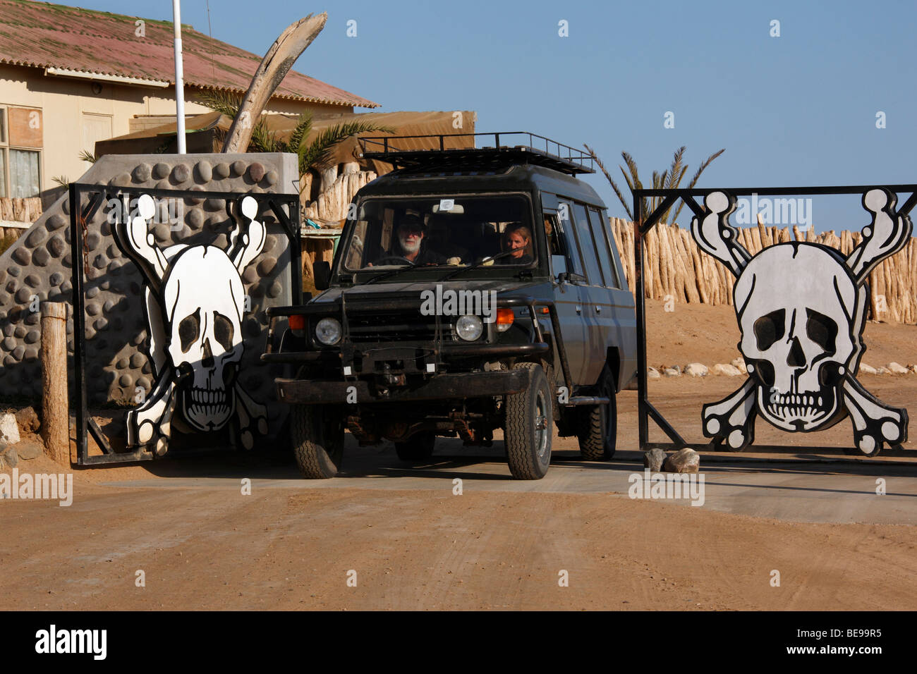 Gate verso la Skeleton Coast National Park in Namibia Foto Stock