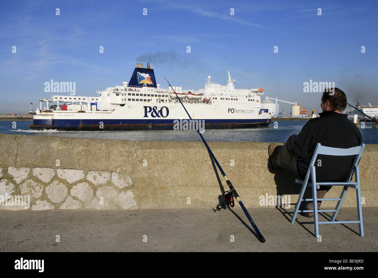 Calais (62) : il porto commerciale Foto Stock