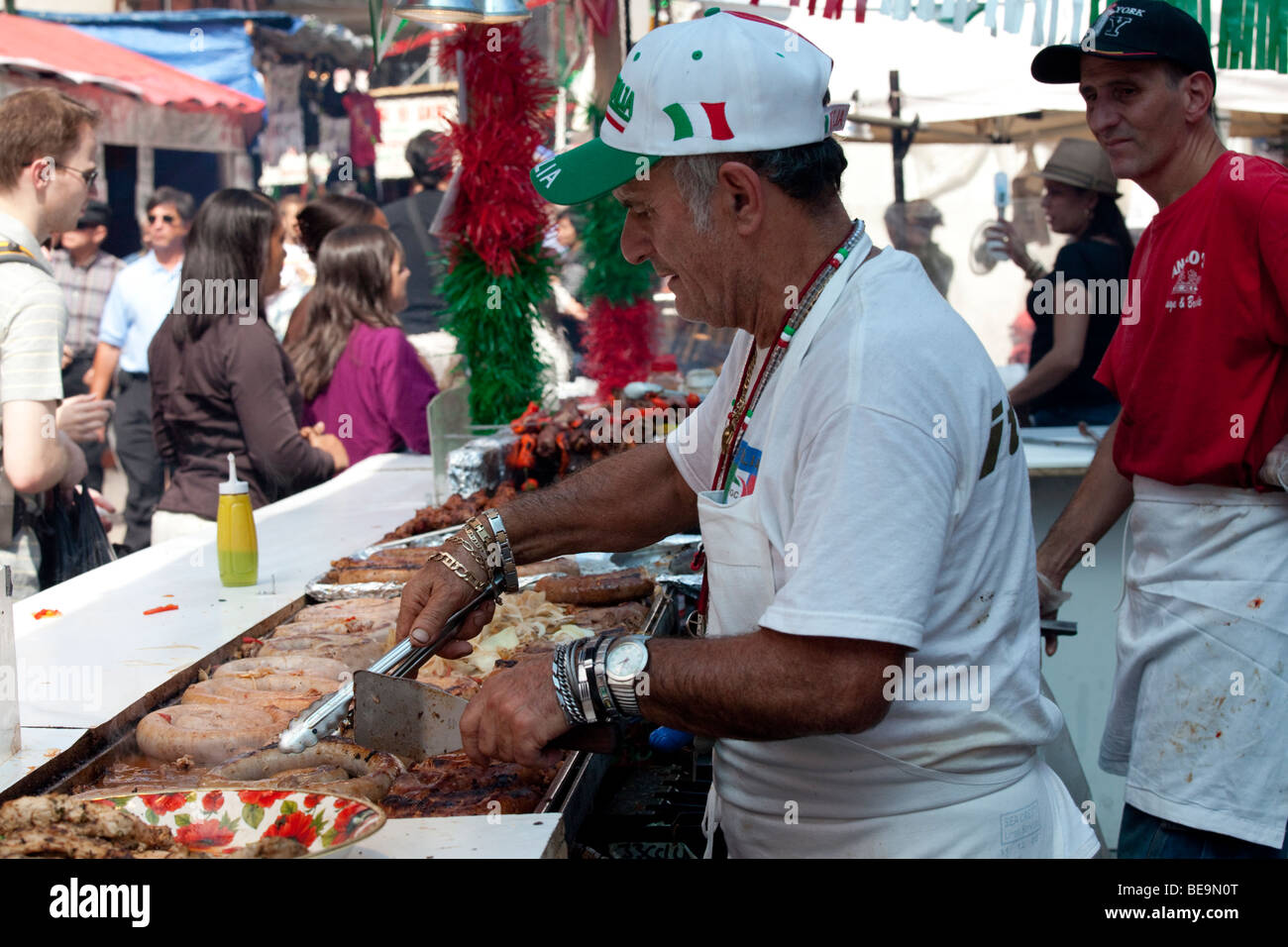 Piccante salsiccia italiana per la festa di San Gennaro Festival di Little Italy a New York City Foto Stock