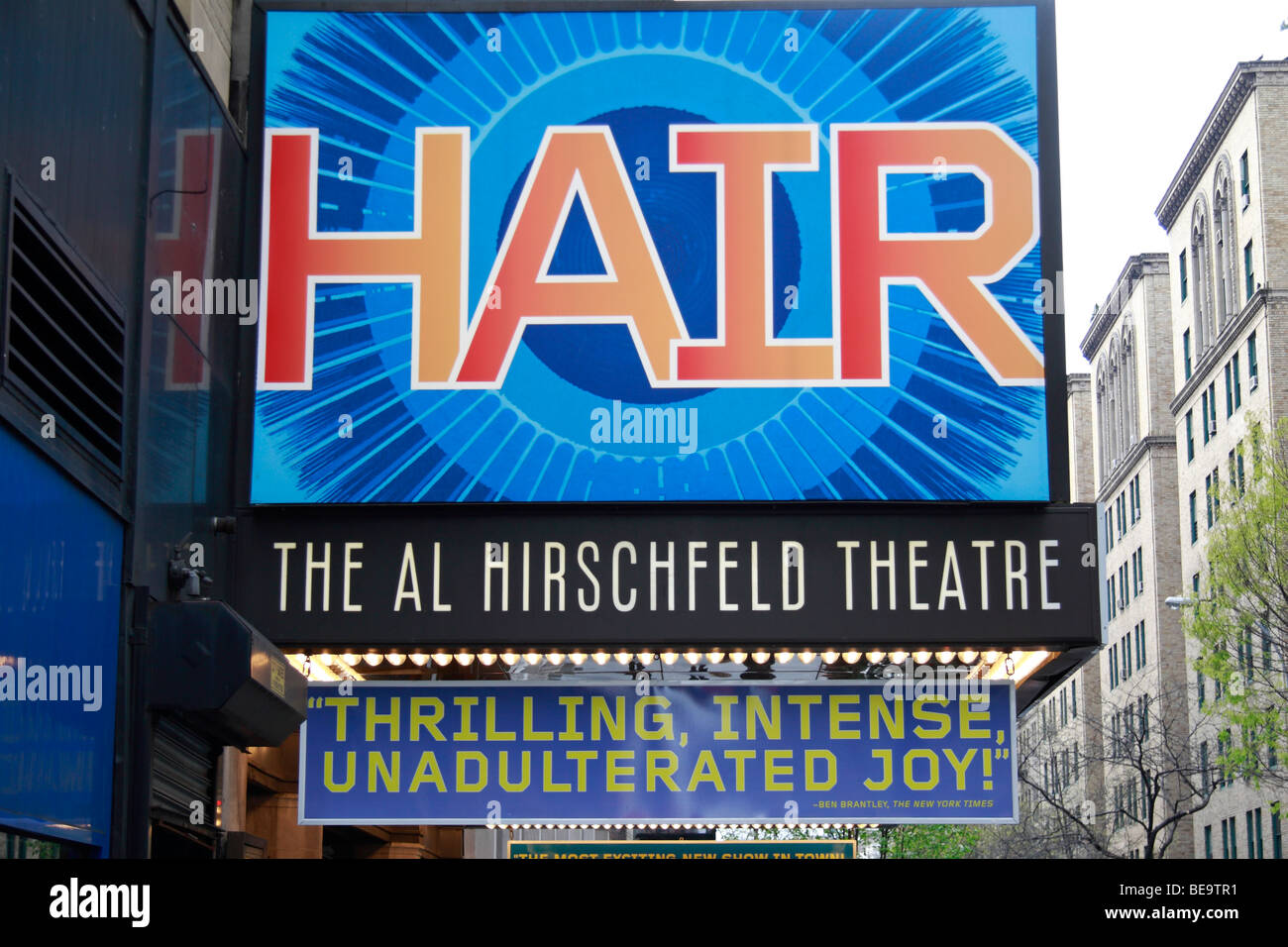 In prossimità di un bordo per il 'capelli" spettacolo di Broadway Al Hirschfeld Theatre, 45th Street, New York. Foto Stock